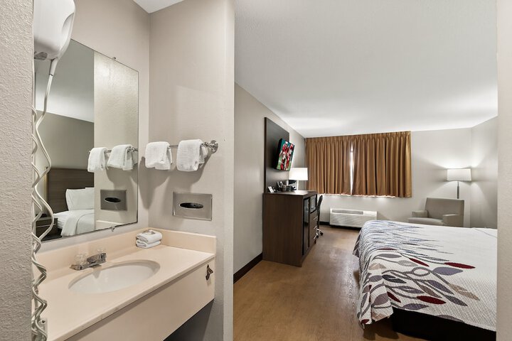 Room 15 of 34