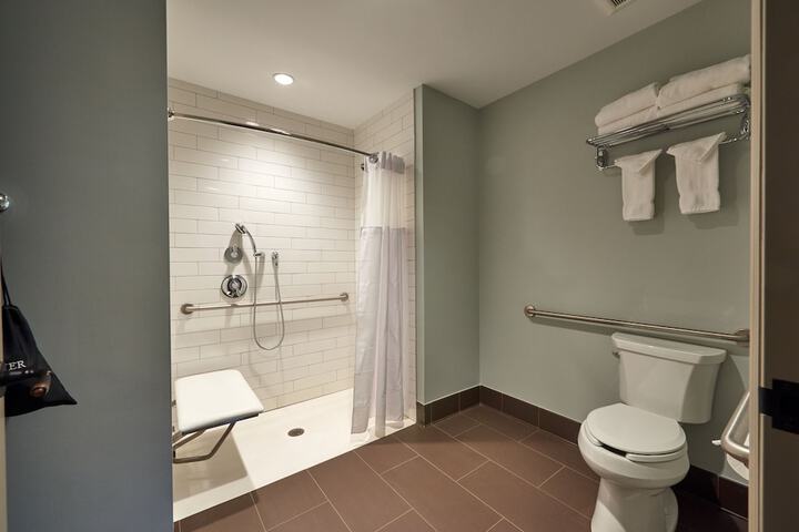 Room 13 of 75