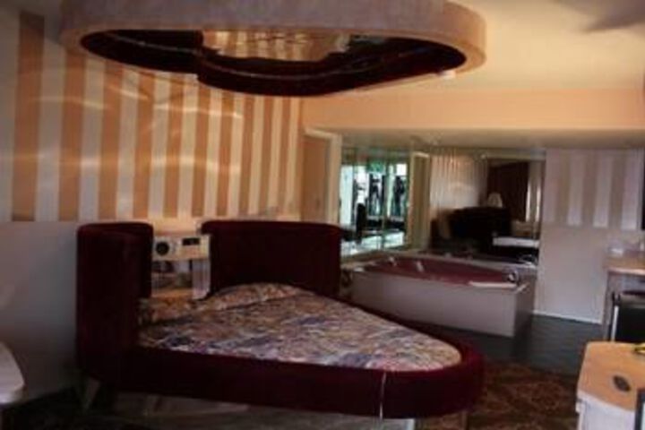 Presidential Inn and Suites