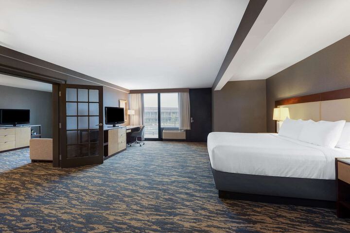Room 37 of 104