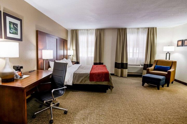 Room 16 of 28