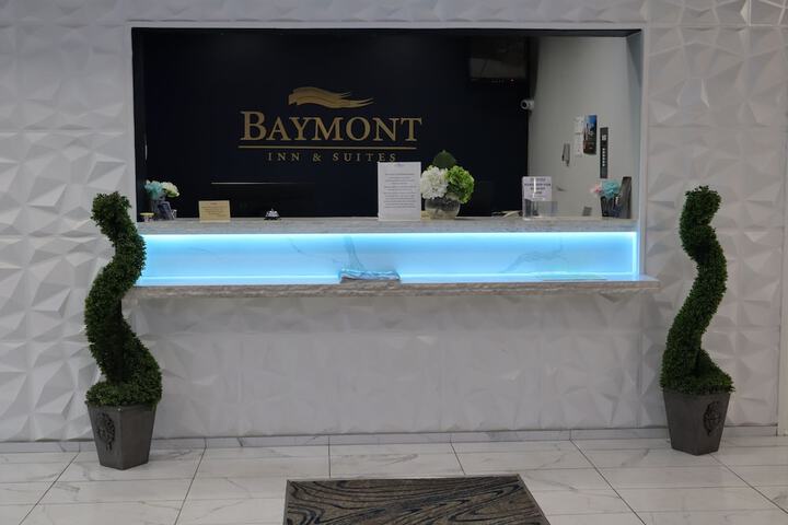 Baymont by Wyndham Hot Springs on the Lake