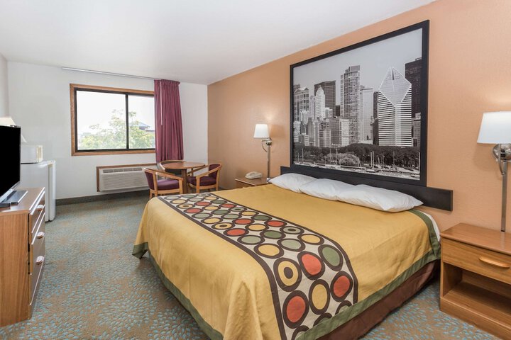 Room 8 of 13