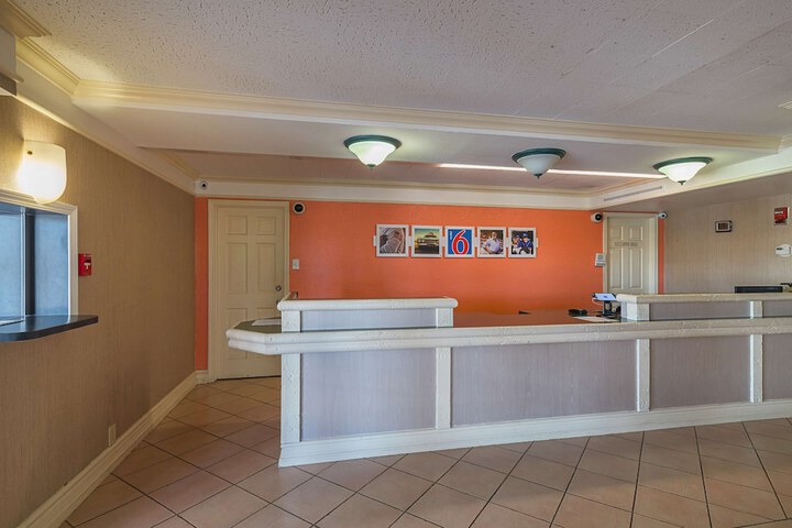 Motel 6 Grand Prairie TX - Interstate 30