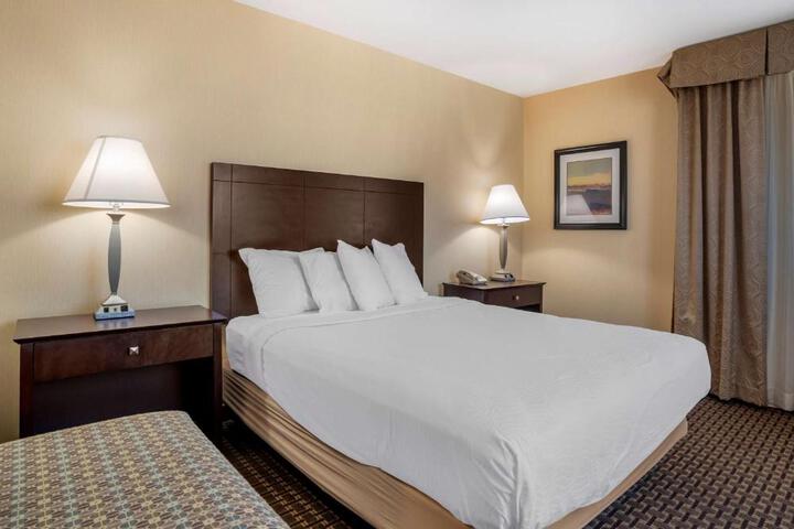 Best Western Plus Philadelphia Airport South at Widener University