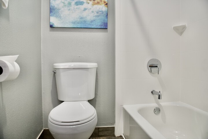 Room 10 of 42