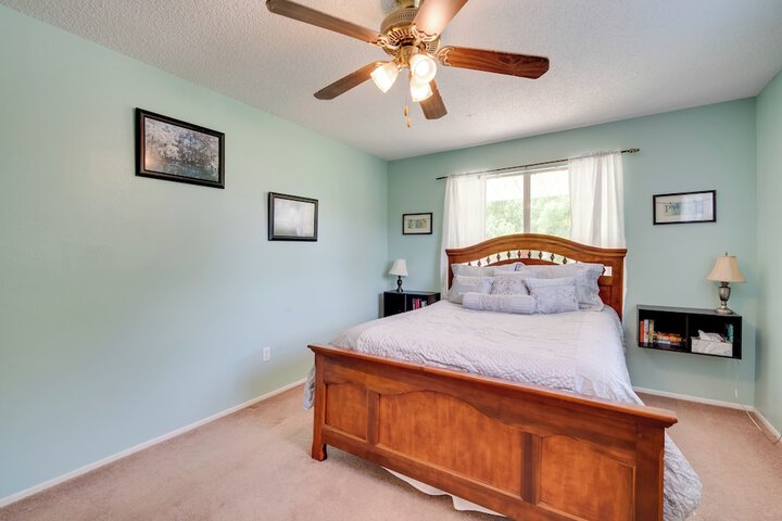 Docks + Balcony: Peaceful River Abode in Dunnellon