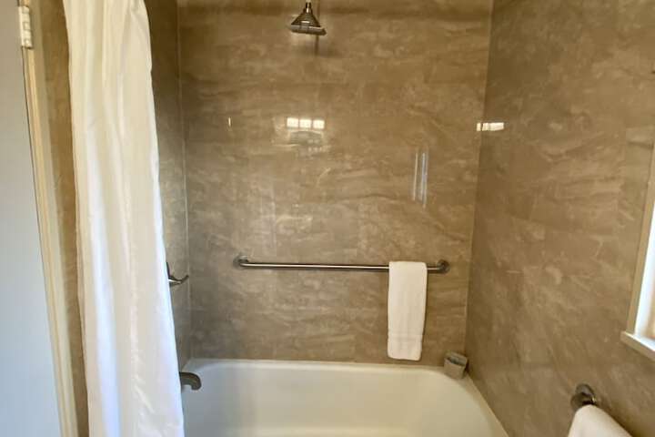Room 33 of 35