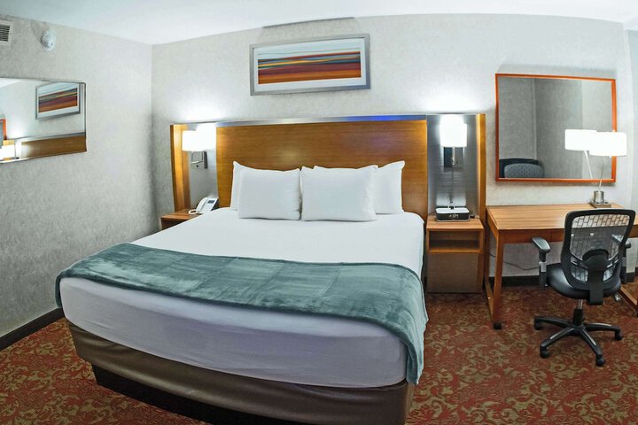 Room 34 of 76