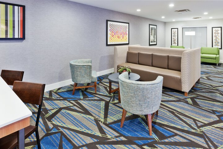 Holiday Inn Express & Suites Rome-East by IHG