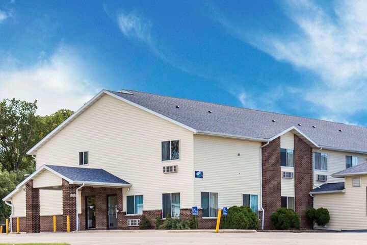 Hotel 4 of 35