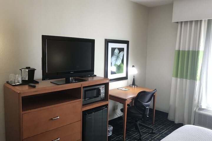 Room 11 of 17