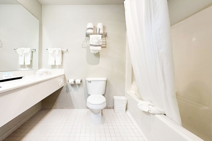 BayVue Hotel Resort and Suites