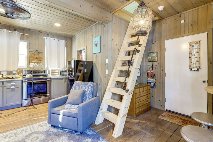 Killingly Barnyard Studio in Wine Country!