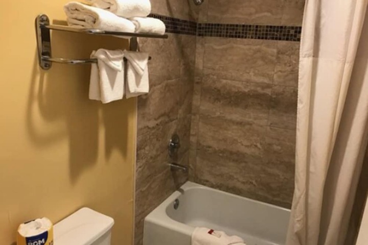 Room 18 of 27