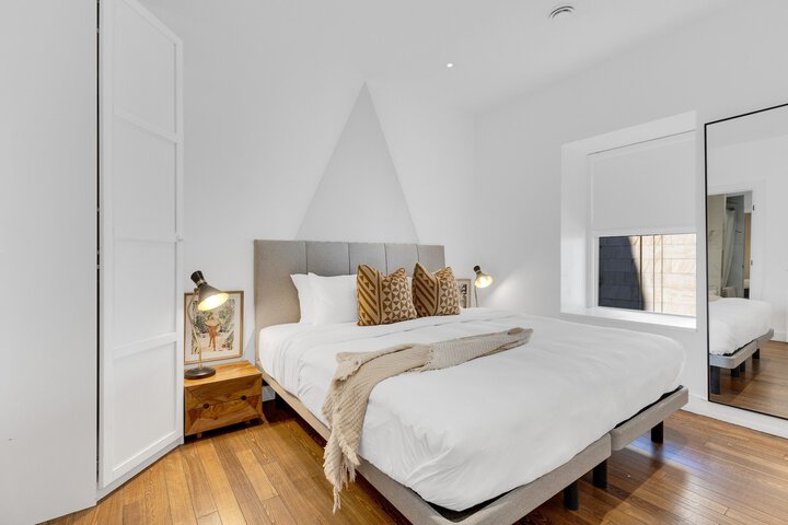 Room 10 of 73