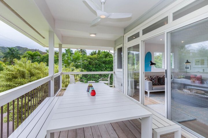 Hanalei Beachfront 2 Bedroom Home by RedAwning