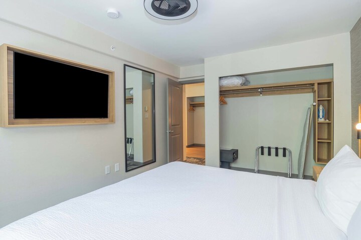 Sandman Signature Surrey-Guildford Suites