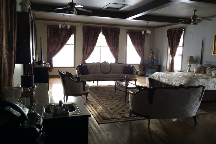 Room 34 of 64