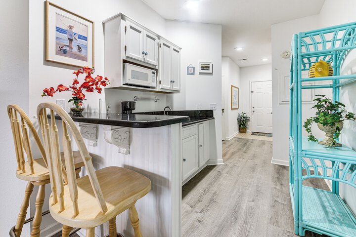 Golfers Oasis 1 Mi to Ocean: River Creek II Condo