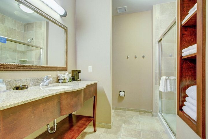Room 9 of 33