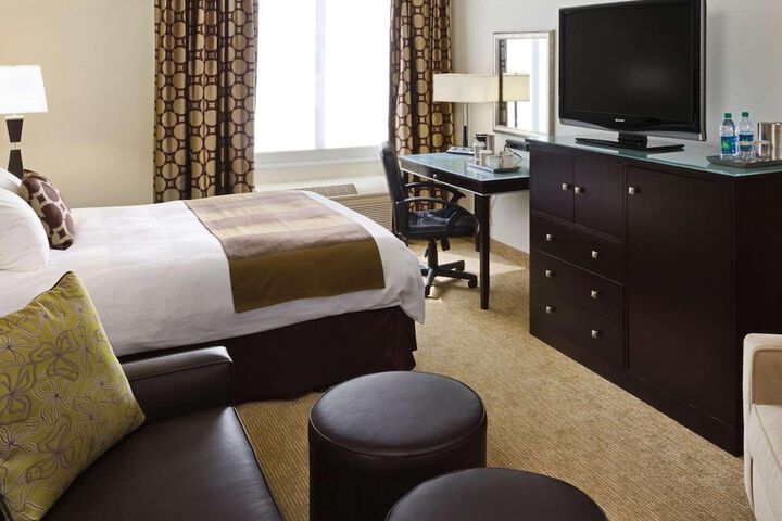 Room 16 of 37