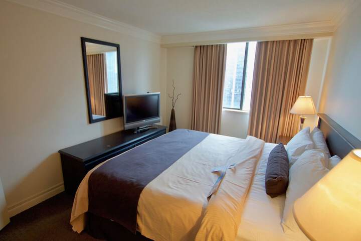 Room 59 of 242
