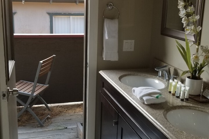 Room 176 of 245