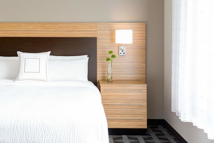 Room 32 of 37