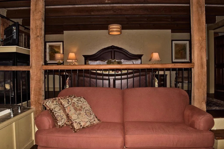 The Overlook Inn