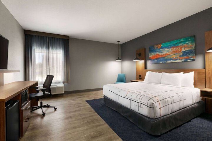 Room 27 of 41
