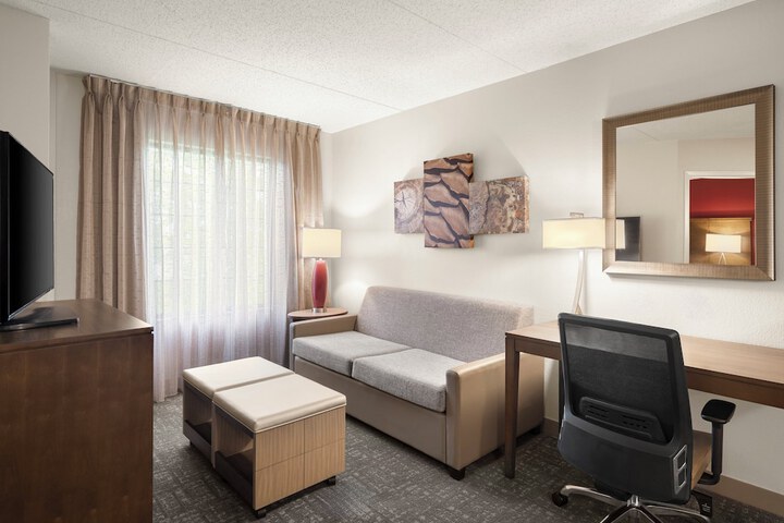 Staybridge Suites Indianapolis-Airport by IHG