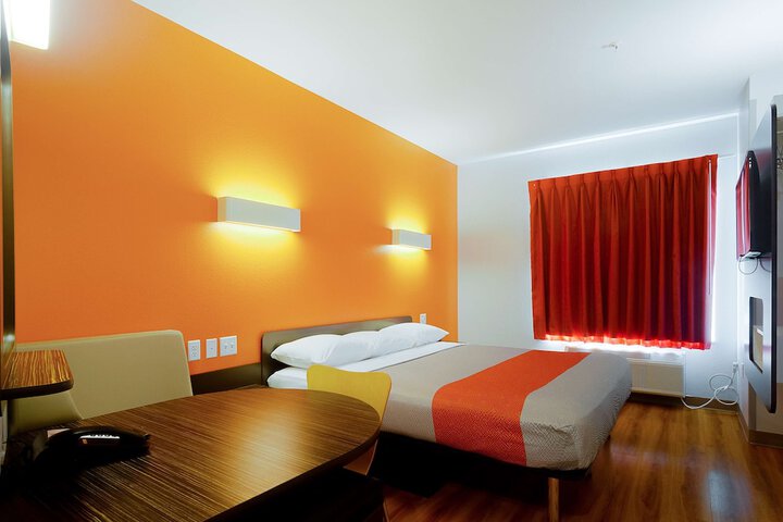 Room 15 of 29