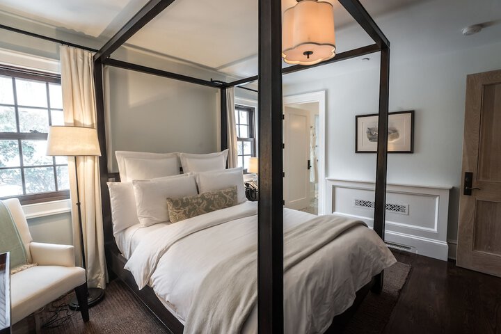 Room 18 of 42