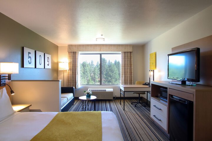 Room 11 of 43