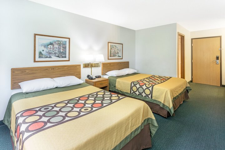 Room 5 of 15