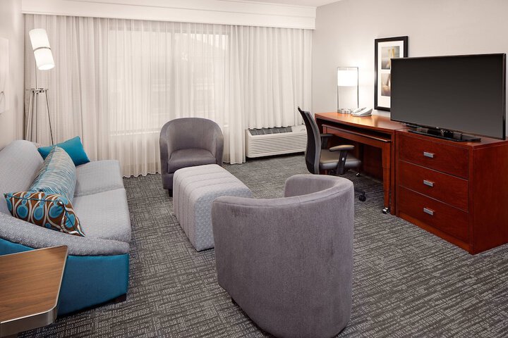 Room 12 of 25