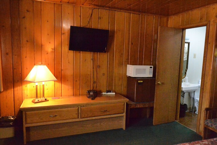 Room 24 of 81