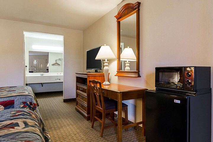 Room 16 of 25