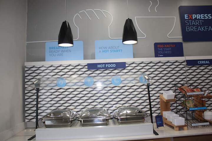 Holiday Inn Express Hotel & Suites Shamrock North by IHG