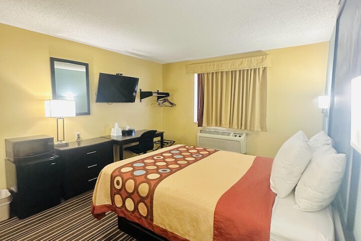 Room 13 of 46