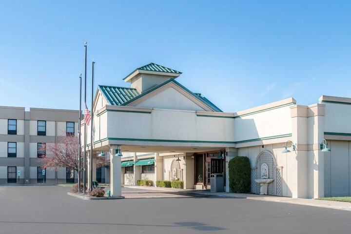 Hotel 5 of 42
