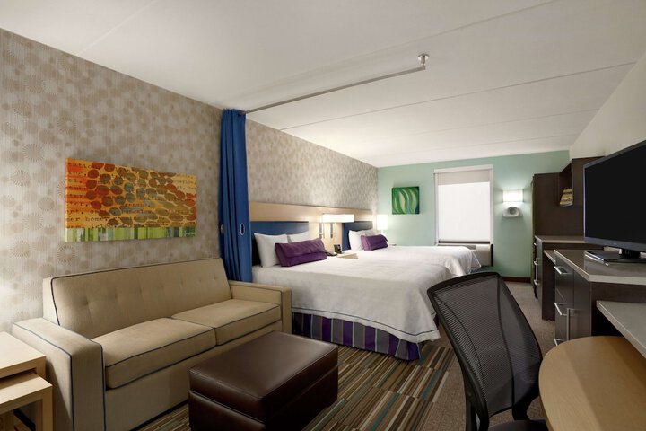 Room 8 of 28