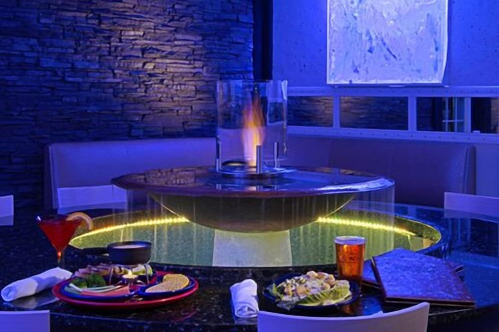 Lounge 29 of 43