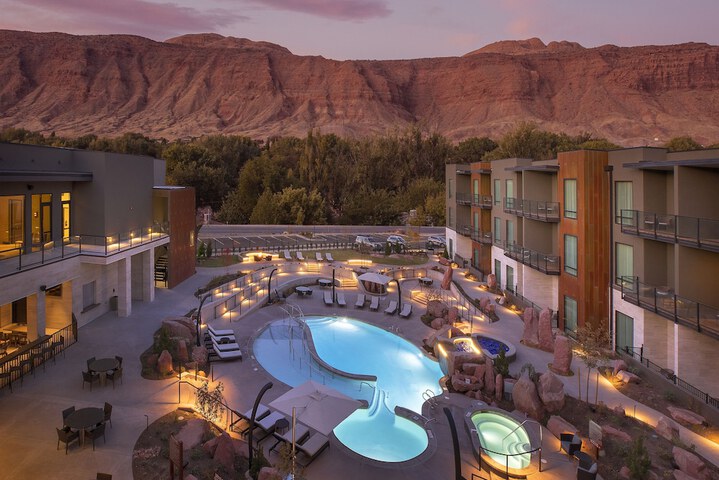 Hoodoo Moab Curio Collection by Hilton