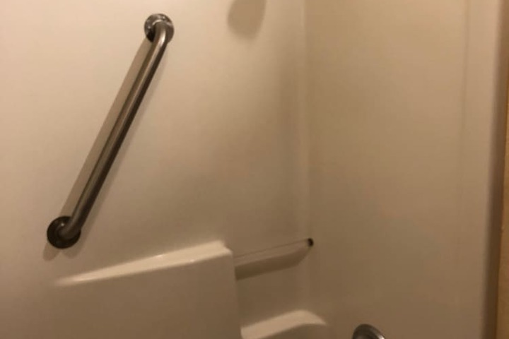 Room 30 of 107