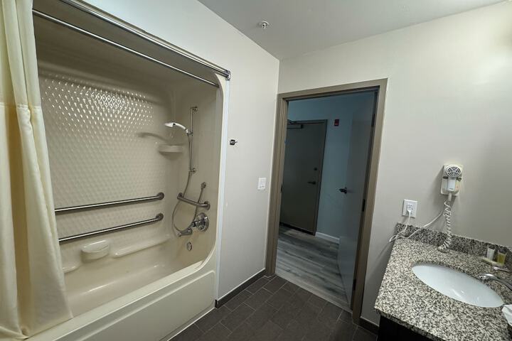 Wingate by Wyndham Bel Air I-95 Exit 77A / APG Area