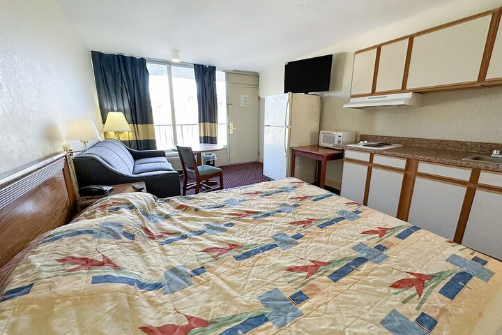 Room 64 of 95
