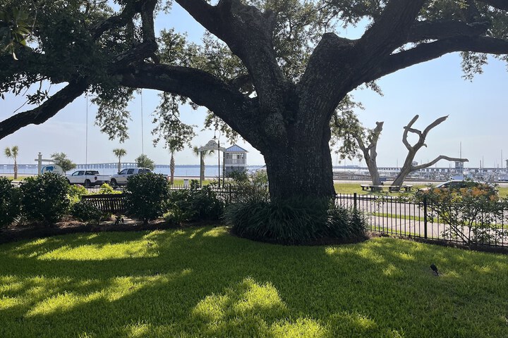 Bay Town Inn