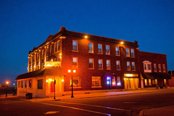 THE KEWAUNEE INN